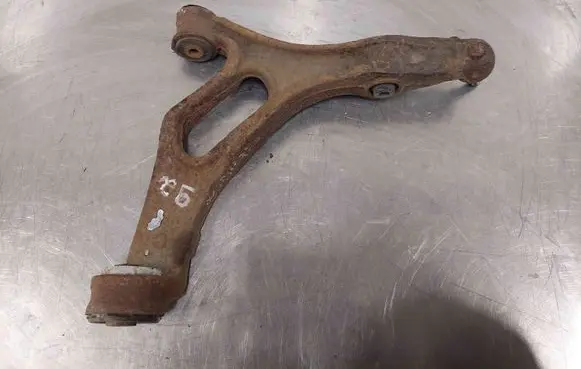 Volkswagen Touareg I Front lower control arm/wishbone 7L0407154B