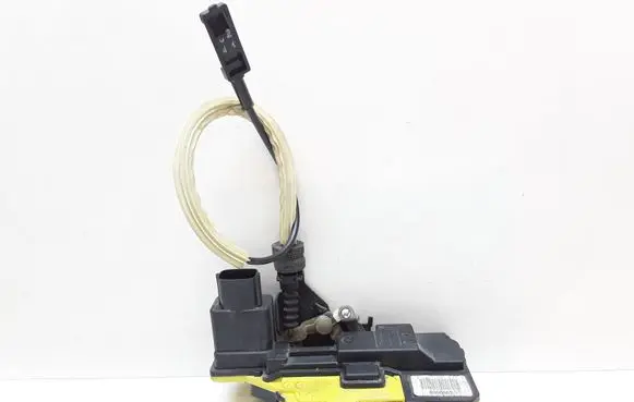 Volvo XC90 Rear door lock 8650552
