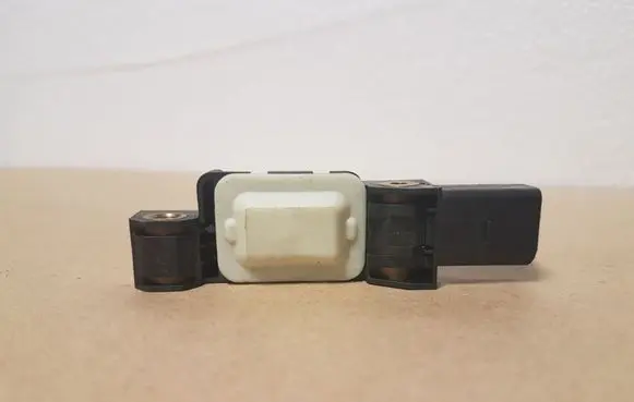 Audi A8 S8 D3 4E Airbag deployment crash/impact sensor 8E0959643B