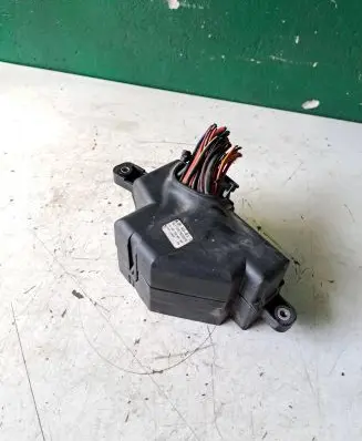 Volkswagen Golf V Fuse module 051130783900
