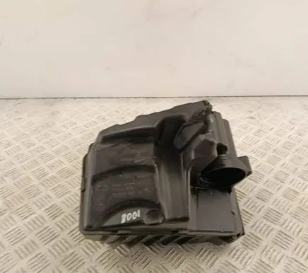 Renault Megane III Air filter box 8200947663