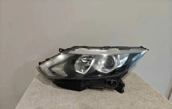 Nissan Qashqai Headlight/headlamp 10018013