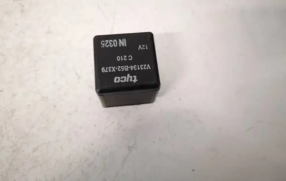 Mazda 3 I Other relay V23134B52X379