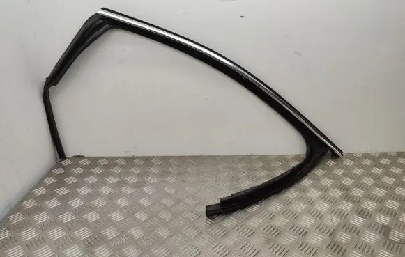Volkswagen Touran III Front door glass trim molding 5TA837431