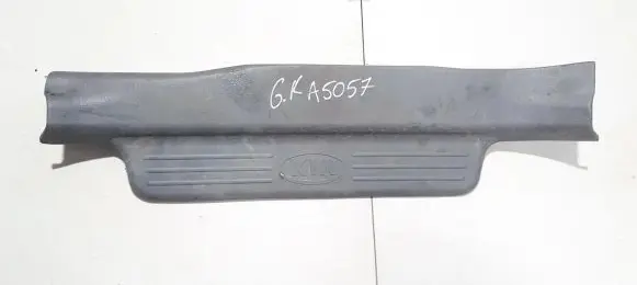 KIA Carens I Rear sill trim cover 0k2fa68740