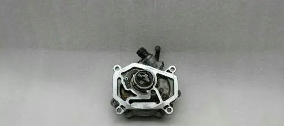 Mercedes-Benz A W176 Vacuum pump A1331800401