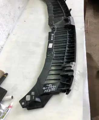 Mercedes-Benz GLA H247 Engine bonnet/hood lock trim molding A0005840526