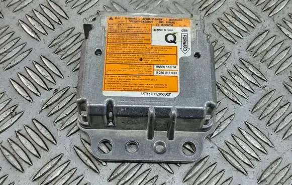 Nissan Juke I F15 Airbag control unit/module 988201KC1A