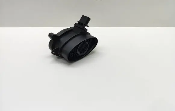 BMW 5 E60 E61 Mass air flow meter 7788744 77887440 13627788744