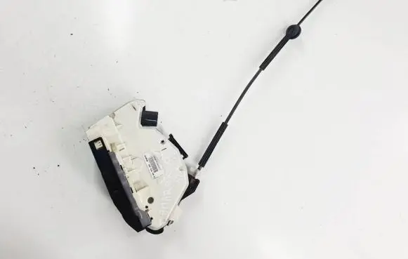 Volkswagen Amarok Rear door lock 5N0839016D SA8636