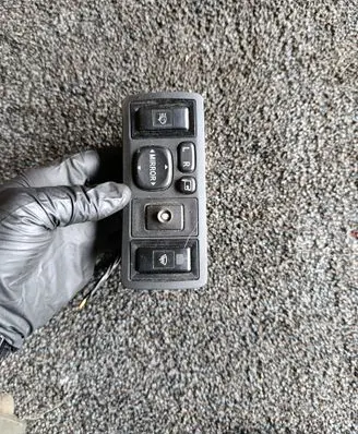 Toyota Avensis T250 Wing mirror switch 183575