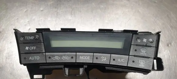 Toyota Prius (XW30) Climate control unit 5590047020 1536 8235J97