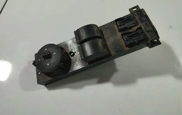 Ford Focus C-MAX Electric window control switch M5T14A132AF