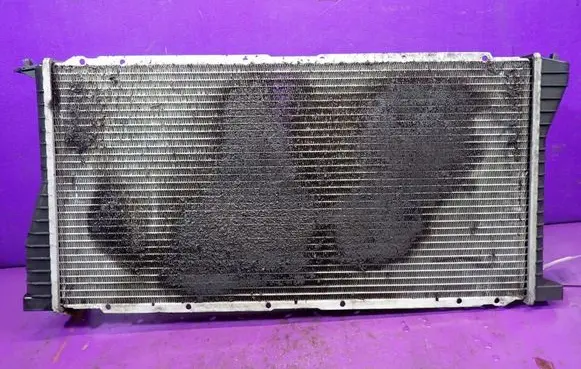 BMW 5 E39 Coolant radiator 