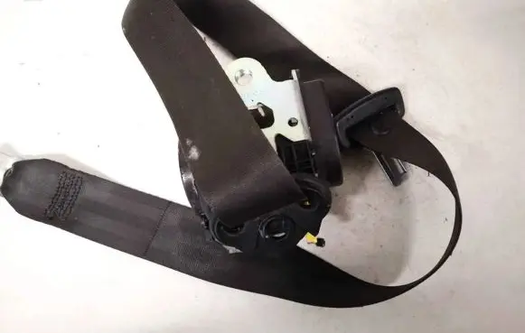 Skoda Octavia Mk2 (1Z) Front seatbelt 1z0857702c