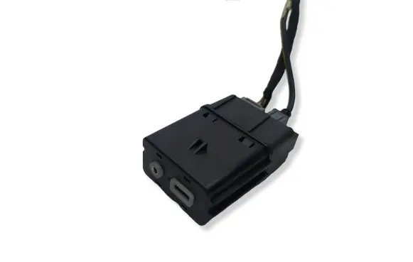 Chrysler Pacifica USB socket connector 68229840AA 53306591 30616510925