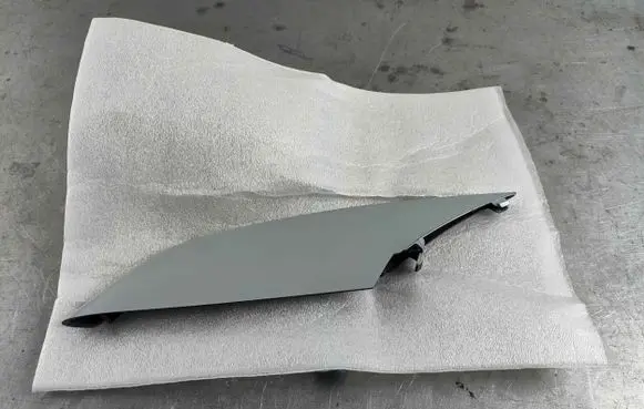 Front bumper splitter molding