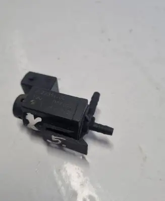 BMW 5 E60 E61 Turbo solenoid valve 1742712 72234100 04T161