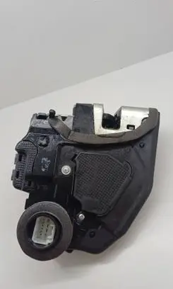 Lexus CT 200H Rear door lock 