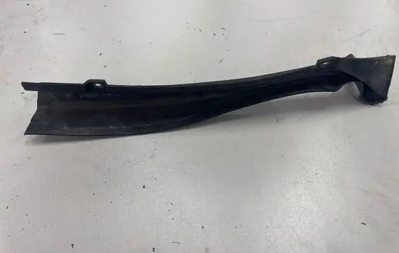 Mercedes-Benz E W124 Other engine bay part 1246202567