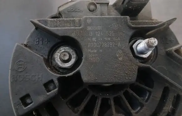Nissan Qashqai Generator/alternator 0124525140 8200728292A