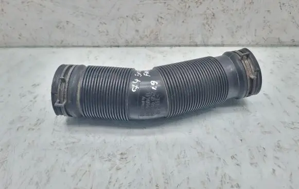 Skoda Fabia Mk1 (6Y) Air intake hose/pipe 6Q0129684B