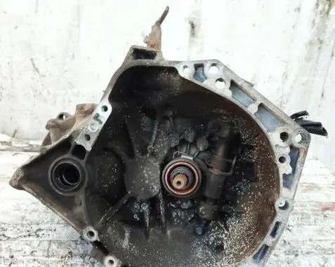 Manual 5 speed gearbox