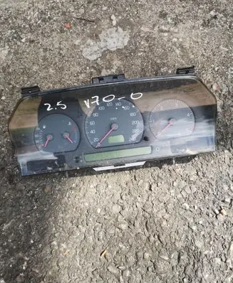 Volvo S70 V70 V70 XC Speedometer (instrument cluster) 9168386