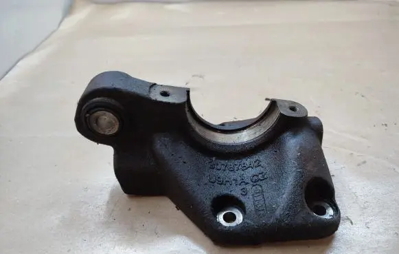 Volvo XC60 Driveshaft support bearing bracket 30787842
