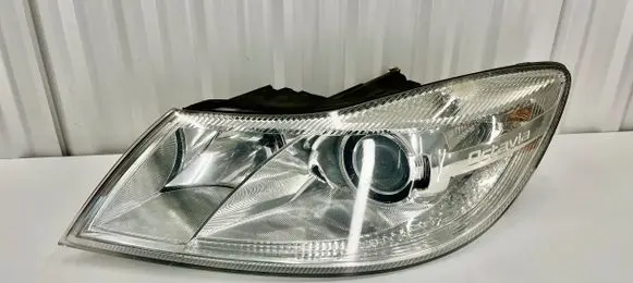Skoda Octavia Mk2 (1Z) Headlight/headlamp 1Z1941015G 24705205000229 1Z024705205