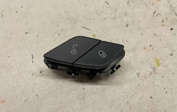 Mercedes-Benz S W222 Central locking switch button A2229057607