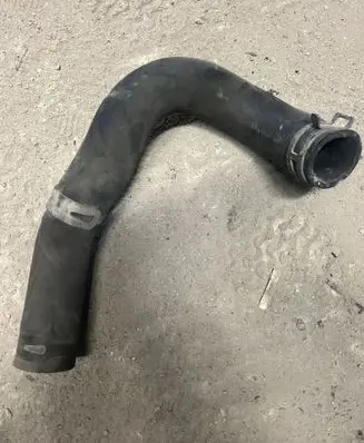 Mitsubishi Pajero Engine coolant pipe/hose