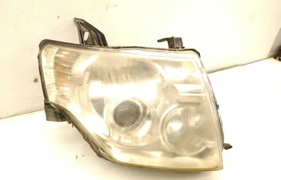 Mitsubishi Pajero Headlight/headlamp