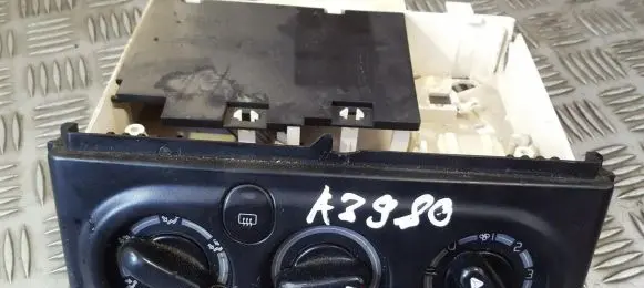 Renault Laguna I Climate control unit 9070438447