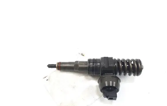 Volkswagen Fox Fuel injector 038130073AG
