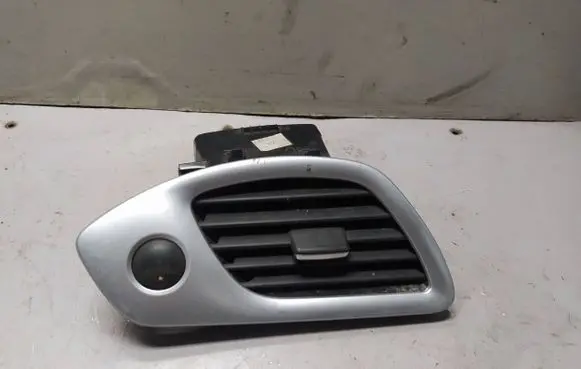 Renault Scenic III - Grand scenic III Dashboard side air vent grill/cover trim