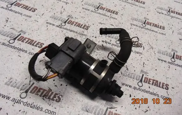 Honda CR-V Headlight washer pump 