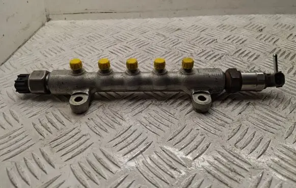 Toyota Avensis T250 Fuel main line pipe 238100R020 8945860010