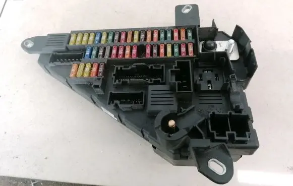 BMW 5 E60 E61 Fuse box set 690661901 6906619-01