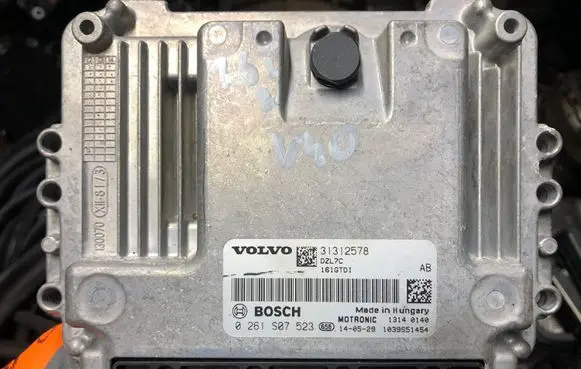 Volvo V60 Engine control unit/module 31312578