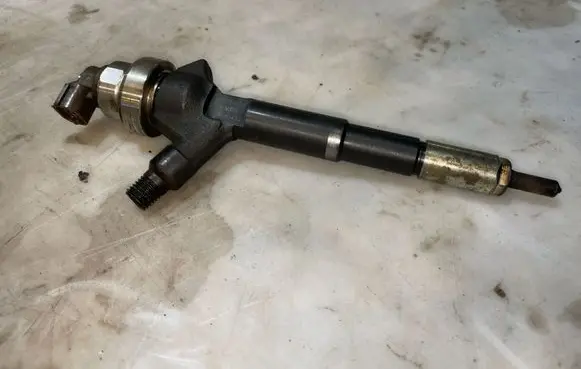 Opel Zafira B Fuel injector 8973762703