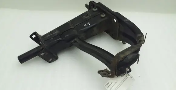 Mercedes-Benz CLS C219 Front bumper shock/impact absorber 