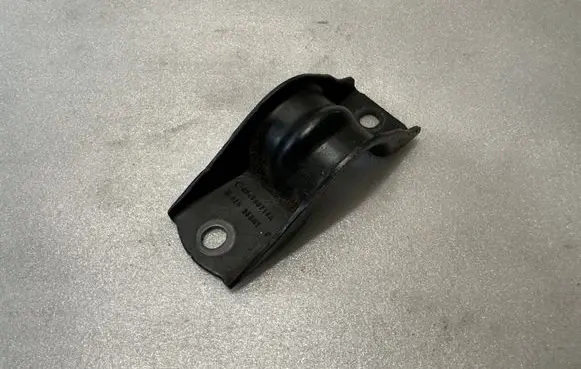 Dodge Challenger Sway bar bush bracket, front 68469871AA 68469871