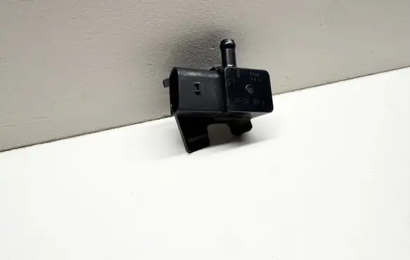 BMW 3 E92 E93 Exhaust gas pressure sensor 7805152 13627805152 6N29