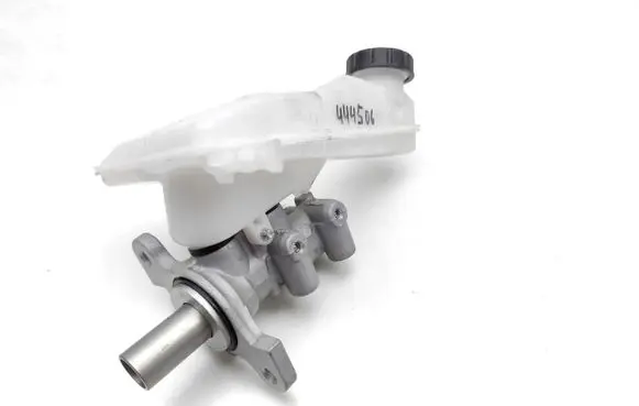 Master brake cylinder