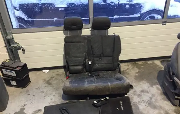 Mercedes-Benz ML W164 Second row seats 