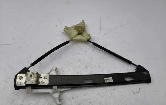 Rear door manual window regulator