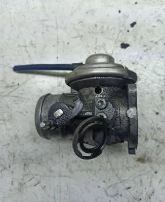 Audi A4 S4 B5 8D EGR valve