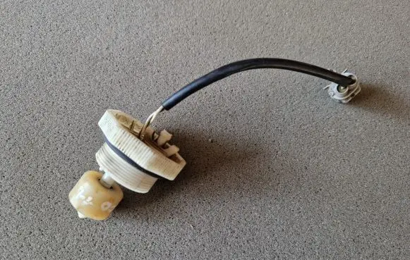 Mitsubishi L200 Fuel filter housing 
