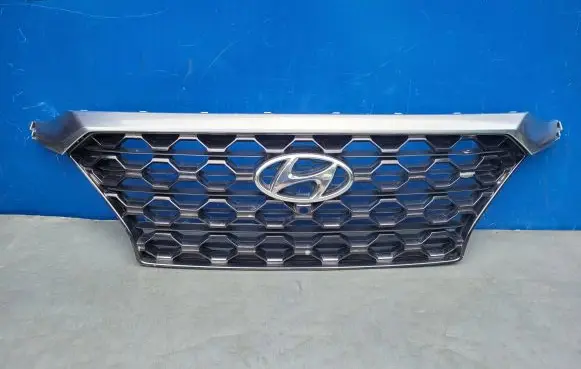 Hyundai Santa Fe Front bumper upper radiator grill 86366S1110